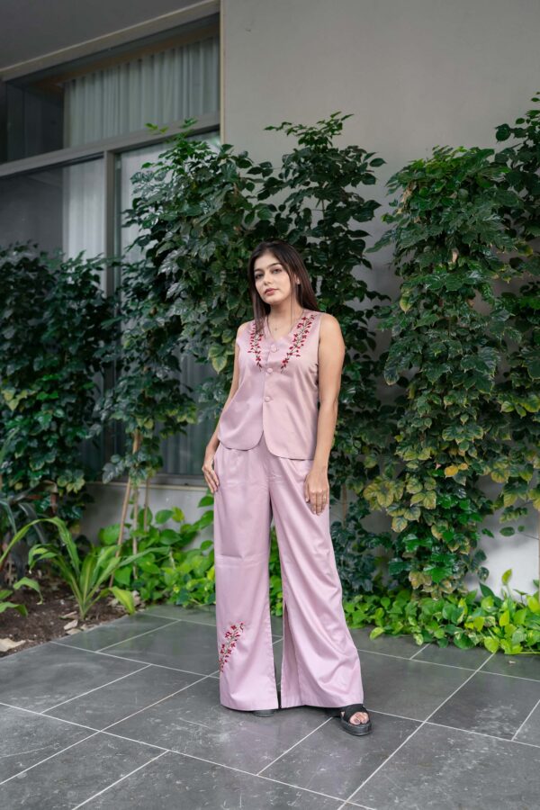 dusky pink waistcoat and trouser cotton blended material thread work - Image 4
